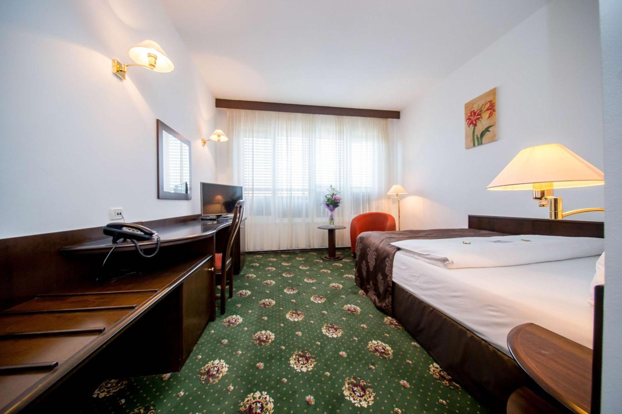 Best Western Central Hotel Arad Exteriér fotografie
