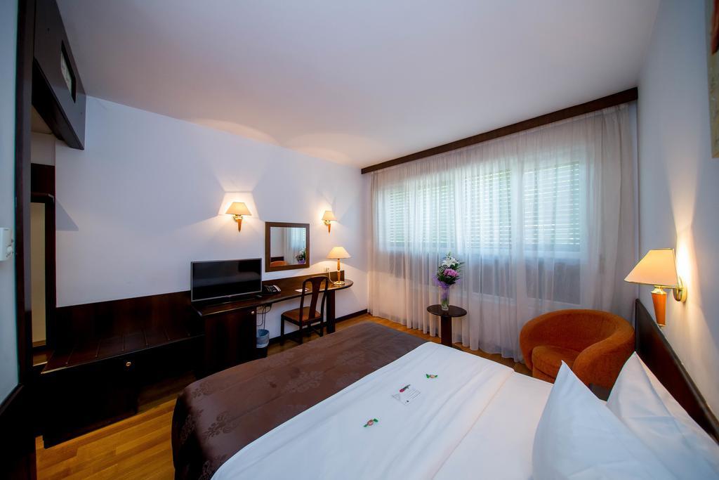 Best Western Central Hotel Arad Exteriér fotografie